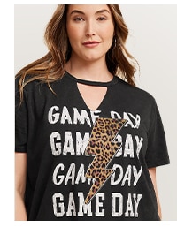 Model wearing maurices clothing.