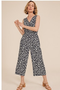 Model wearing maurices clothing.