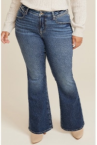 Model wearing maurices clothing.