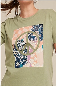 Model wearing maurices clothing.