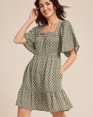 Model wearing maurices clothing.