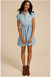 Model wearing maurices clothing.